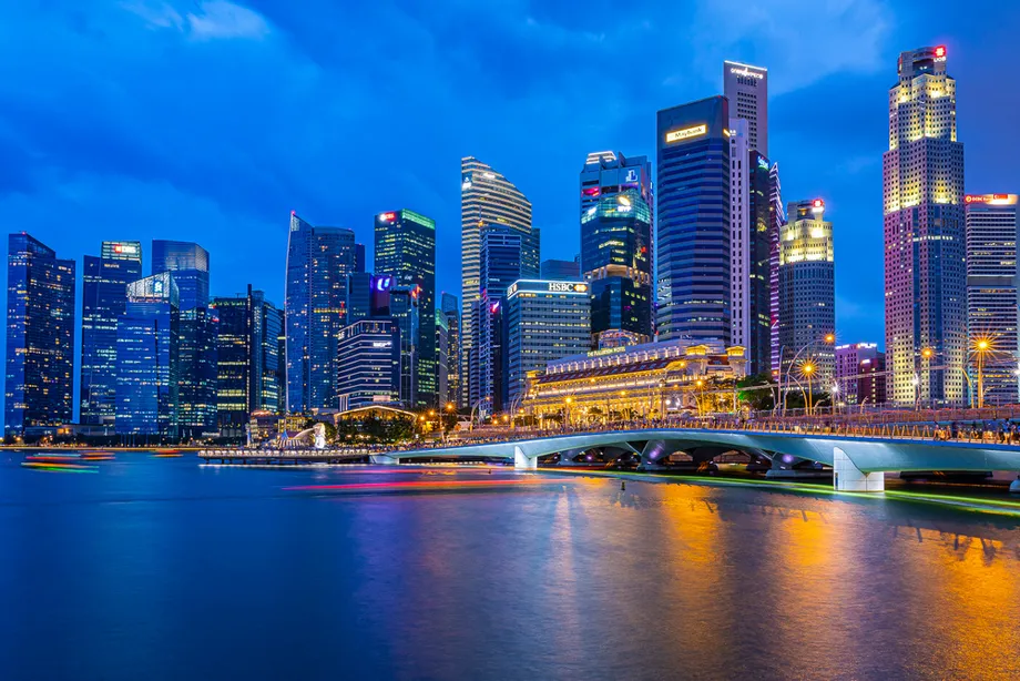 Singapura Ascende Como Potência Tecnológica Global Amid Elevados Custos e Competição Acesa
