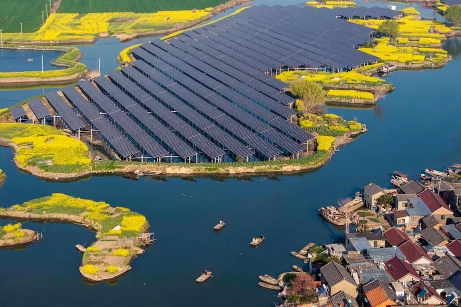 Como as Exportações de Tecnologia Limpa da China Estão a Reduzir as Emissões Globais de CO2—e a Reconfigurar o Futuro Energético do Mundo