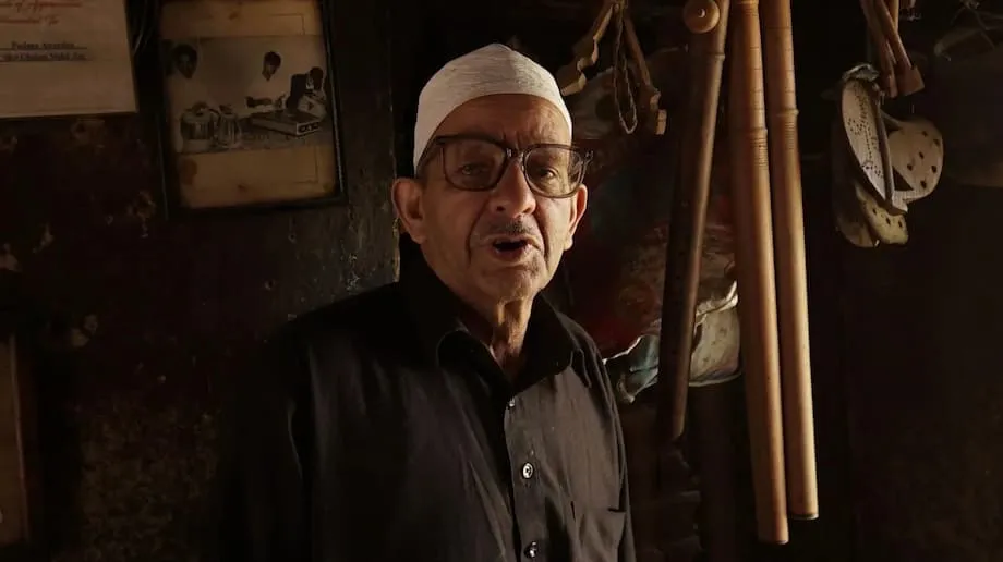 O Último Artesão de Santoor do Caxemira: Ghulam Mohammad Zaz e a Luta para Salvar um Legado Musical