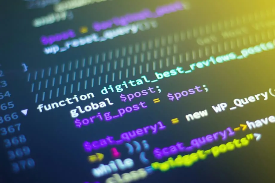 Qwen3-Coder da Alibaba: poderosa ferramenta de IA para programação levanta alarmes de segurança no Ocidente