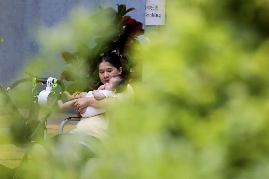 O Programa de Subsídio ao Nascimento de Hong Kong Deveria Incluir as Famílias dos Programas de Talentos? Uma Análise Aprofundada do Debate e das Suas Implicações