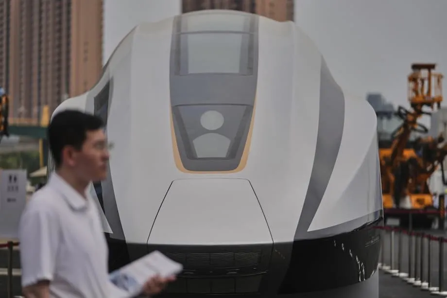 A Ferrovia de Alta Velocidade da China: Uma Maravilha de Engenharia perante uma Montanha de Dívida