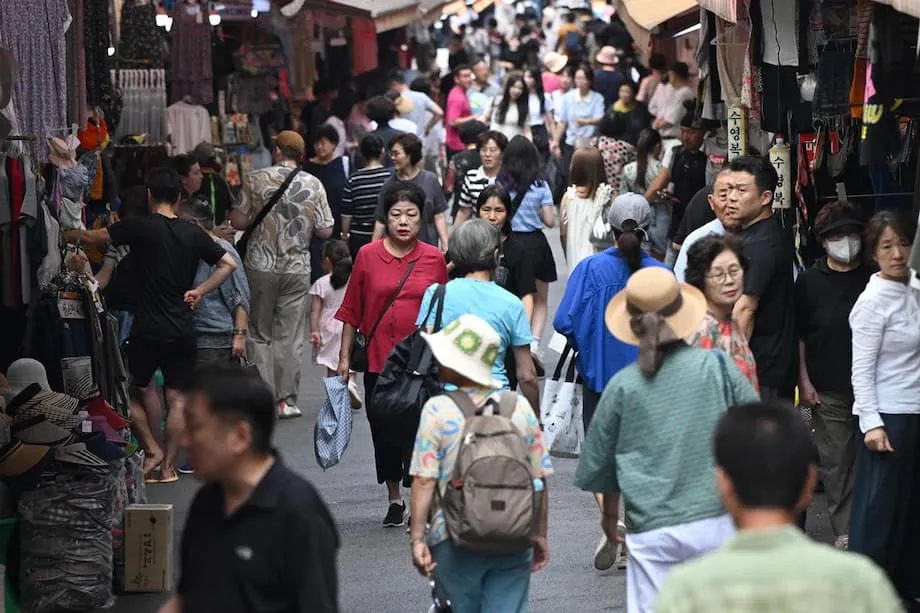 Possíveis Férias de 10 Dias em Outubro de 2025 na Coreia do Sul: Boom das Viagens, Debate Económico e Impacto Cultural