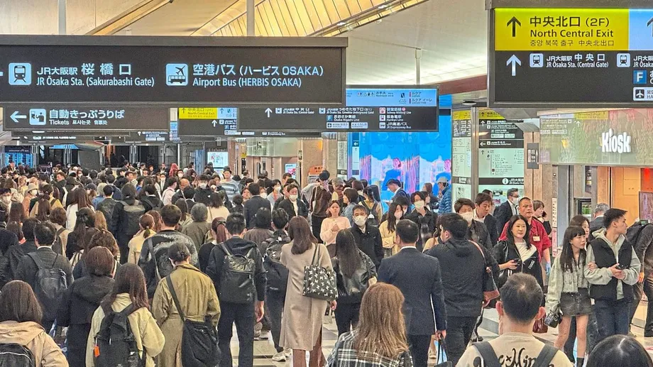 O Auge Turístico do Japão: Vento Favorável Económico Encontra Pressão Local e Chamadas a Soluções Sustentáveis