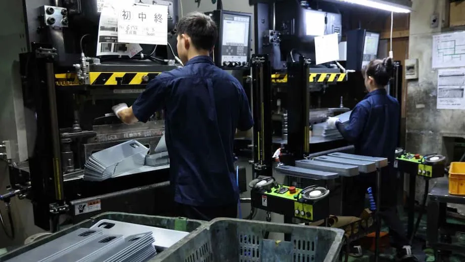 Trabalhadores Estrangeiros do Japão a Caminho de Recorde de Remessas no Estrangeiro: O Que Significa Para o Japão e o Mundo