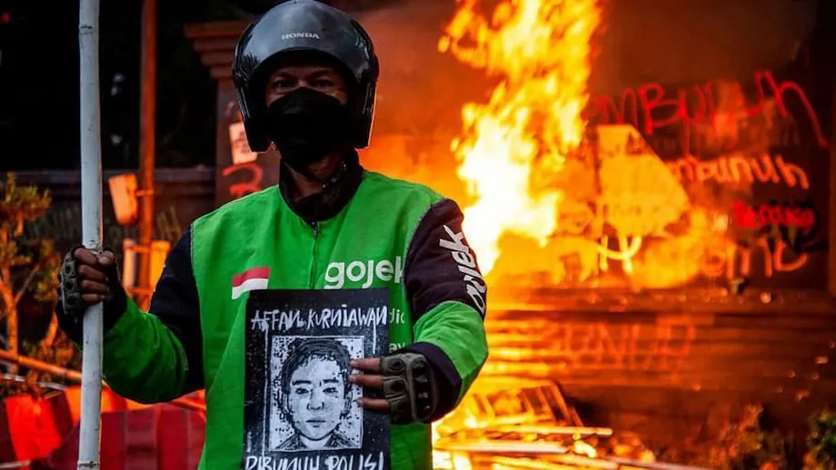 Protestos na Indonésia após morte de entregador colocam Prabowo à prova