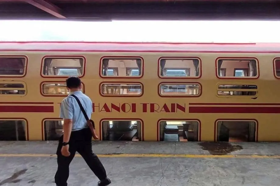 Comboio de Património de Hanói Transforma a Viagem Ferroviária num Palco Cultural