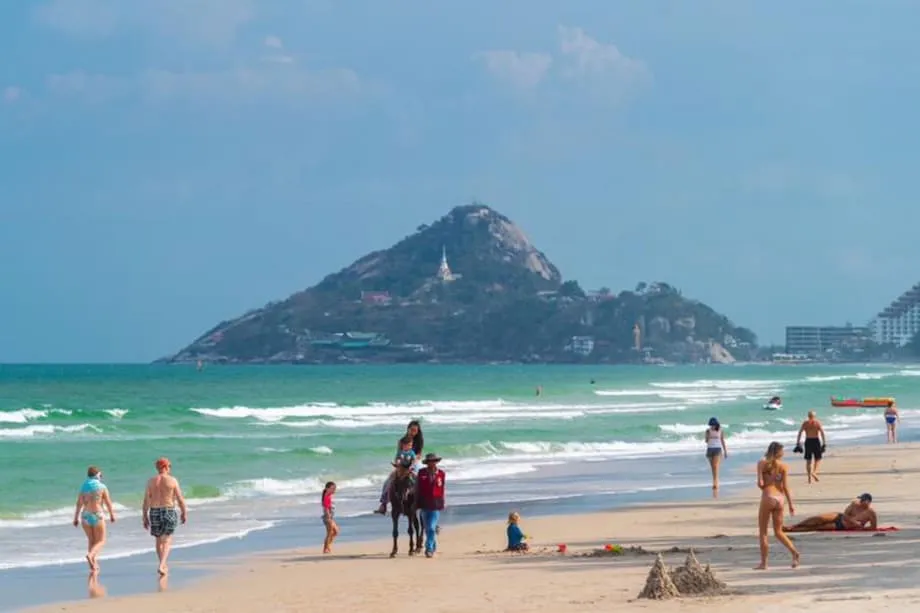Baht Forte Coloca a Alta Época da Tailândia à Prova com Queda de Passagens e Concorrência Hoteleira