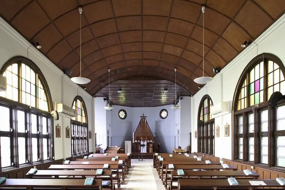Por dentro da Igreja Católica de Setagaya, um refúgio tranquilo em Tóquio com gruta de Lourdes