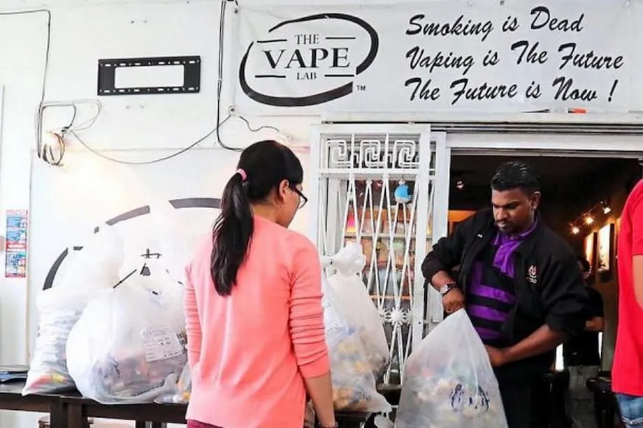 Malásia vai proibir o vape a nível nacional em fases no meio de acalorada polémica