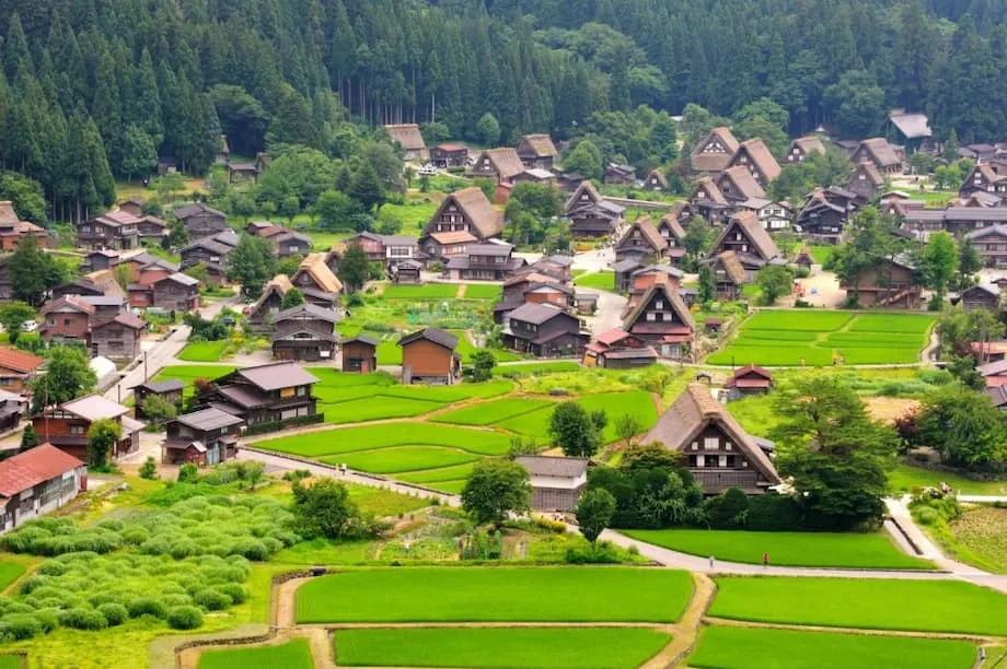 Shirakawago Nomeada a Aldeia Mais Bonita da Ásia