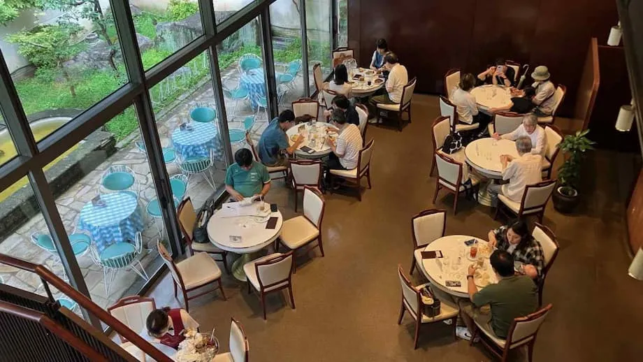 A cultura de café em Kyoto evolui e funde tradição e manga