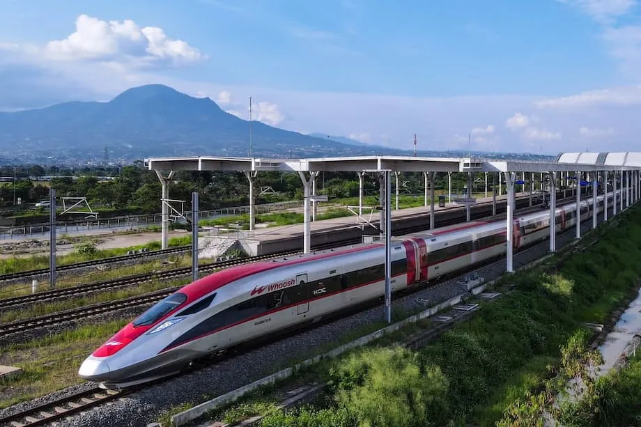 Indonésia planeia reestruturação de dívida para o comboio de alta velocidade Jacarta-Bandung financiado pela China