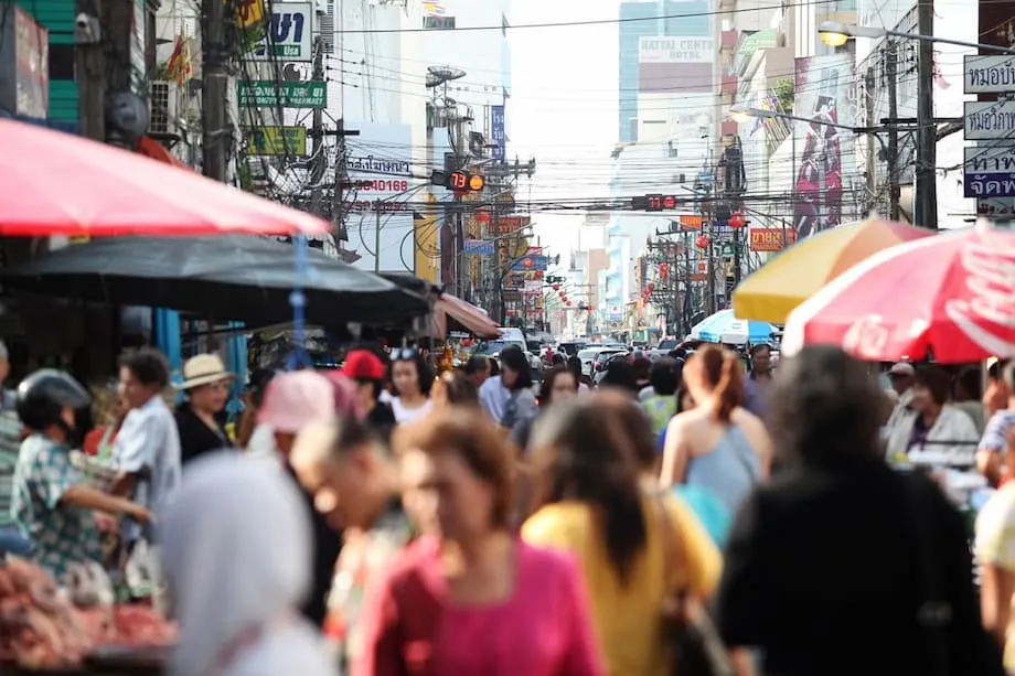 Receios de segurança levam turistas chineses para o Vietname enquanto a Tailândia procura reconstruir a confiança