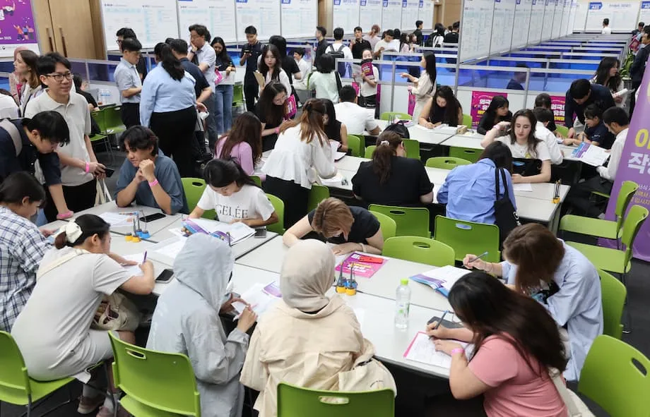 Coreia ultrapassa 300 000 estudantes internacionais à medida que os campus se transformam