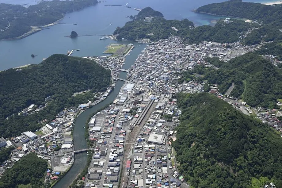 Japão alarga risco de mega-terramoto na Fossa de Nankai para 60 a 90 por cento e enfatiza preparação