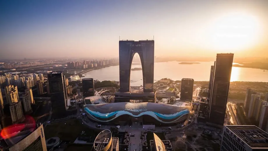 CapitaLand conquista consumidores chineses com novas marcas e um REIT de retalho em Xangai