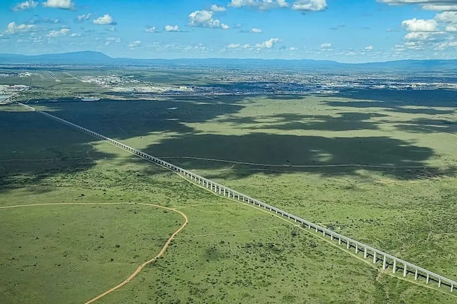 Dos Grandes Empréstimos às Propostas Competitivas: Como os Construtores Chineses Estão a Evoluir em África