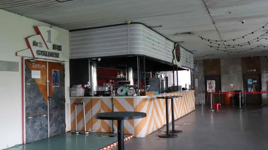 Cinemas de Singapura Encerram à medida que as idas ao cinema Caem: COVID 19, Streaming e Custos Reconfiguram um Passatempo Nacional