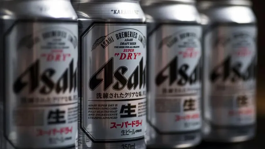 Ataque cibernético à Asahi desencadeia escassez de cerveja em todo o Japão