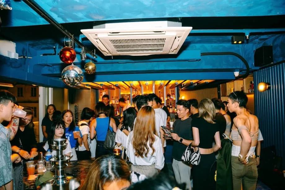 Como as Aplicações de Refeições Sociais Estão a Mudar a Cena dos Restaurantes de Hong Kong