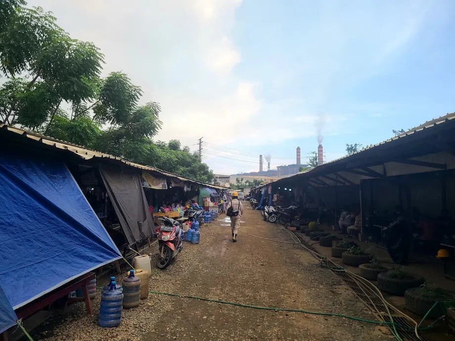 Expansão do níquel na Indonésia, movida a trabalho chinês, enfrenta testes de segurança e ambientais