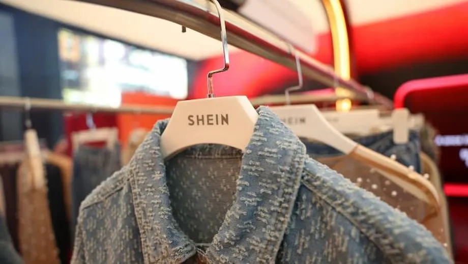 Shein vai abrir seis lojas permanentes em França, desencadeando reação adversa e escrutínio legal