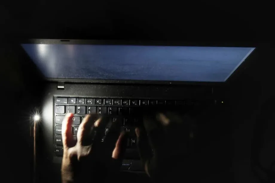 Tropas tailandesas frustram tráfico de 11 jovens destinados a esquema de call center no Camboja