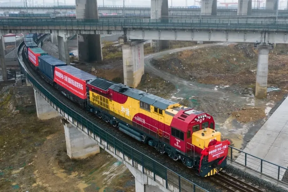Dentro do Corredor de Potássio: Como a Ferrovia China-Laos Garante a Oferta e Altera o Poder Comercial