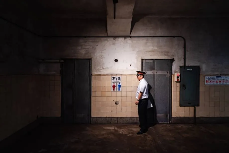 Explorar as Estações Fantasma dos Comboios de Tóquio e as Suas Histórias Ocultas