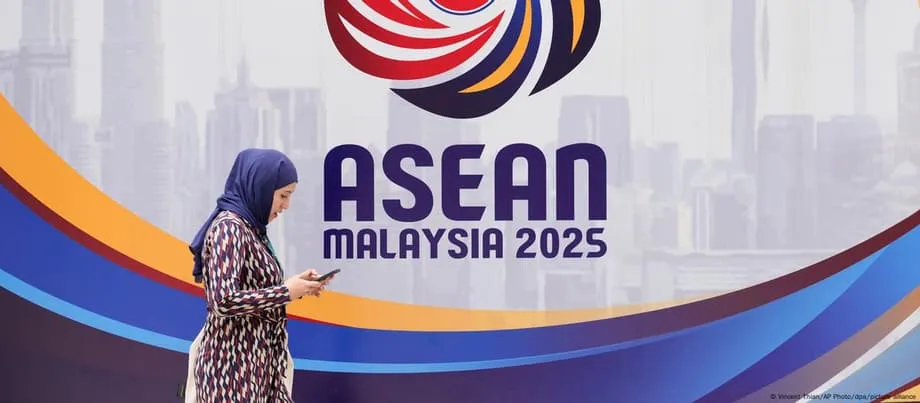 ASEAN num cruzamento enquanto a rivalidade EUA-China se intensifica