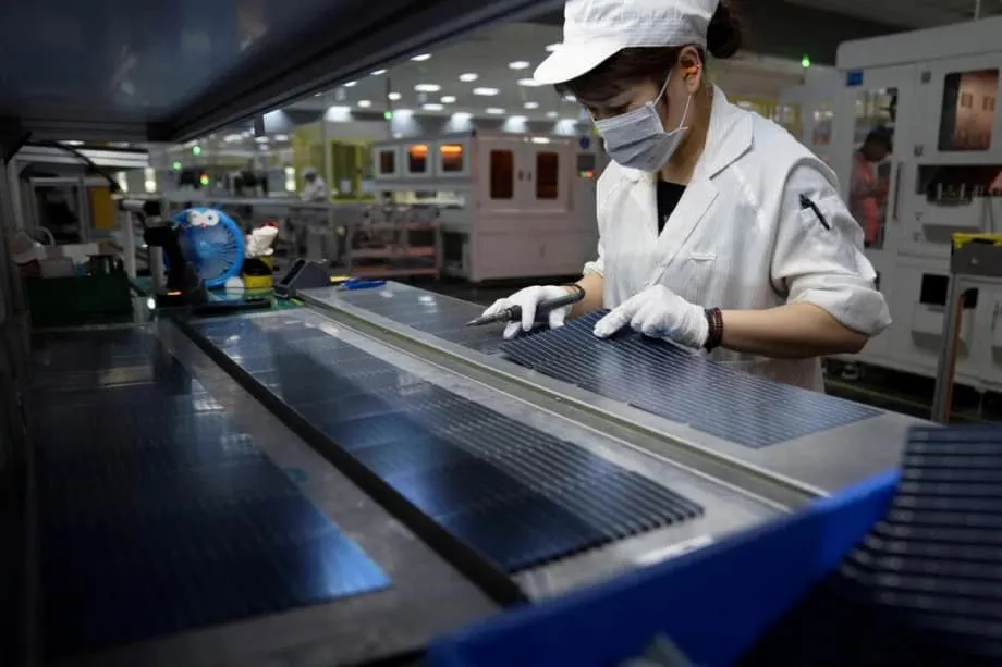 O fio de energia solar do Myanmar no meio de uma crise elétrica a aprofundar-se