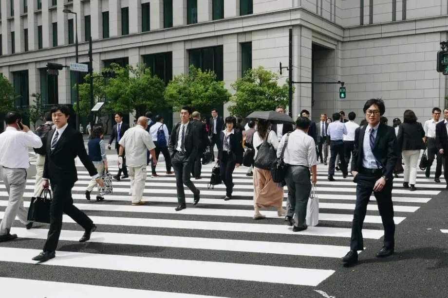 O Japão empresarial recorre à reforma antecipada à medida que o envelhecimento da força de trabalho e a pressão dos investidores remodelam os empregos