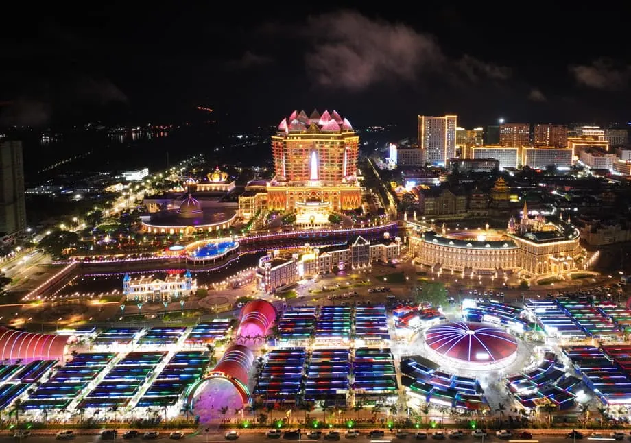 A Máquina de Fraudes do Sudeste Asiático: Como o Poder e o Lucro Construíram uma Indústria Global de Fraude
