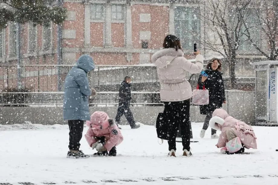 Aumento recorde de mães trabalhadoras na Coreia do Sul, mas muitas enfrentam interrupções de carreira de uma década