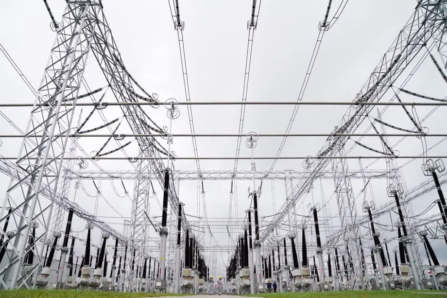 A IA desencadeia um boom das exportações de equipamento elétrico da China em plena crise da rede elétrica global