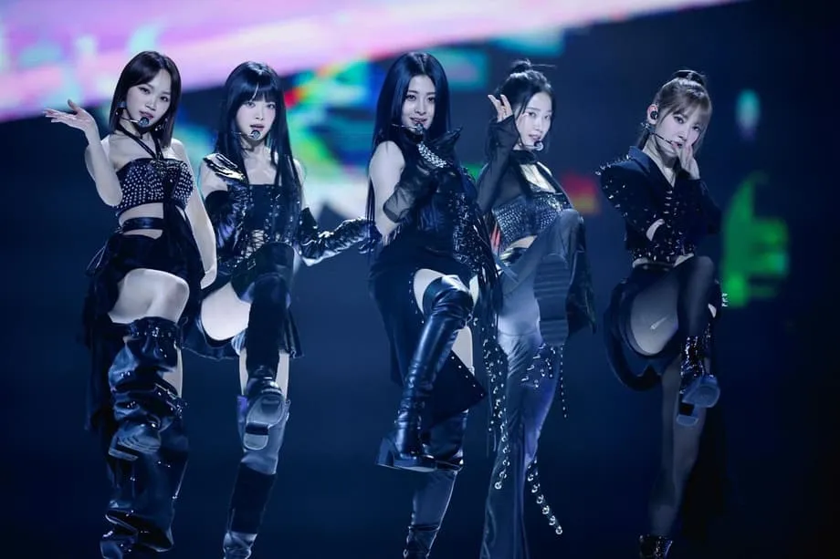 O boom global do K-pop e o abrandamento doméstico: porque está a máquina de êxitos da Coreia a arrefecer em casa