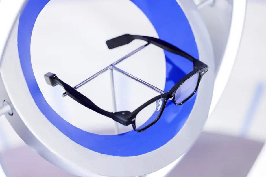 Alibaba lança óculos de IA Quark na China para desafiar a Meta e a Xiaomi