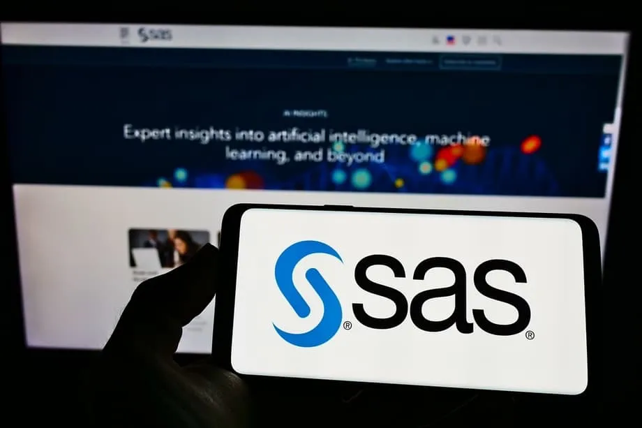 A SAS encerra operações diretas na China após 25 anos, muda para modelo de parceiros e corta cerca de 400 postos de trabalho