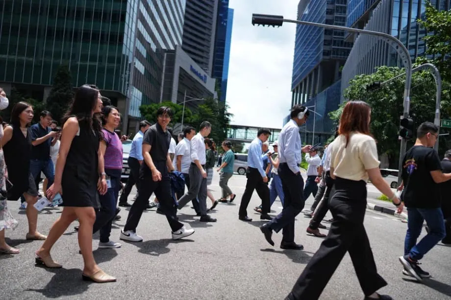 Porque é que Singapura precisa de uma via de transição para a reinvenção a meio da carreira