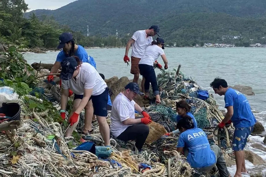 Tecnologia e comunidade restauram o ecossistema marinho de Koh Phangan