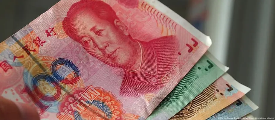 Yuan ultrapassa o dólar nos pagamentos transfronteiriços da China à medida que o uso comercial sobe e as restrições persistem