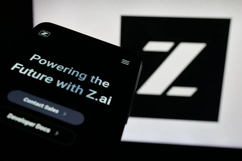 GLM 4.6 impulsiona um aumento de dez vezes nos utilizadores pagos no estrangeiro da Zhipu AI à medida que as ferramentas de programação se expandem globalmente