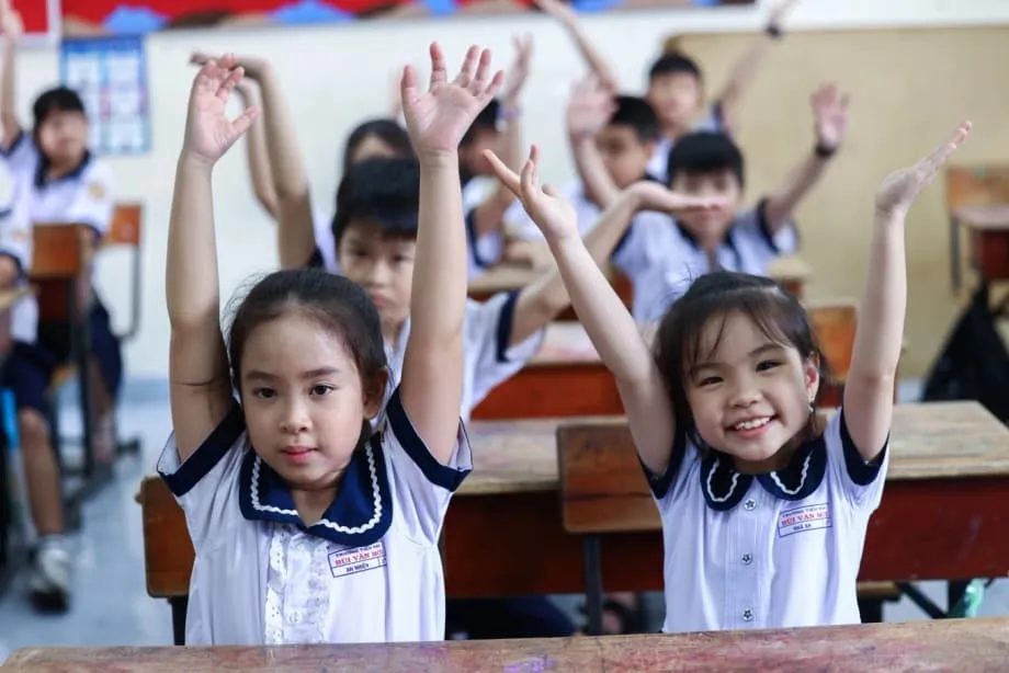 Escola Pública ou Internacional no Vietname: Custos, Cultura e Resultados