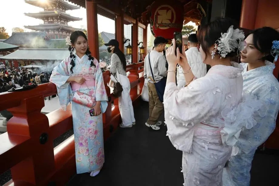 Até 40% dos voos da China para o Japão cancelados com a disputa em torno de Taiwan a atingir viagens e negócios