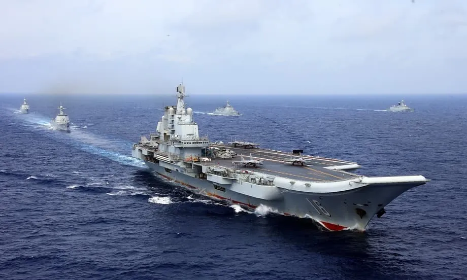 Exercícios do porta-aviões Liaoning perto de Okinawa provocam disputa sobre bloqueio de radar e apelos à calma