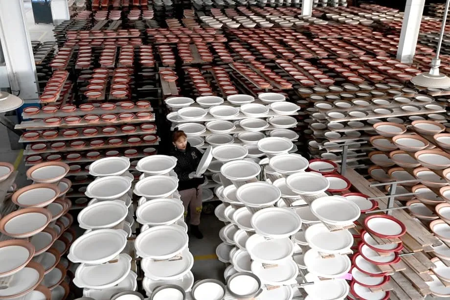 O excedente comercial de 1 bilião de dólares da China: traçar os fluxos de capital ocultos
