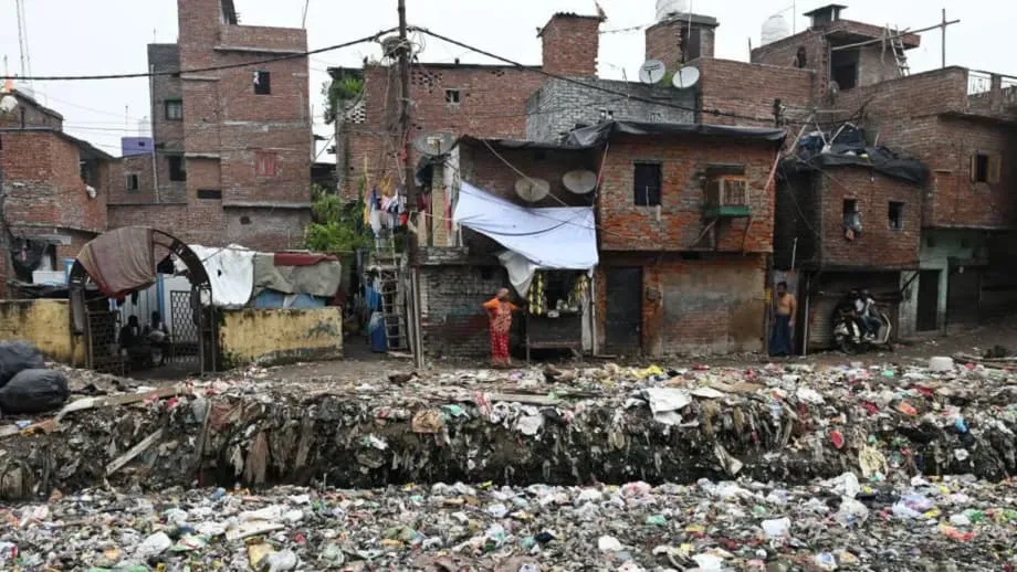 A crise urbana da Índia: porque é que as cidades se tornam inabitáveis apesar de milhares de milhões investidos em infraestruturas