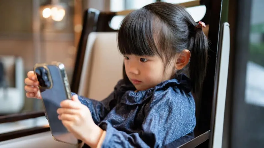China propõe regulamentos rigorosos sobre IA para proteger crianças de conteúdos nocivos de chatbots
