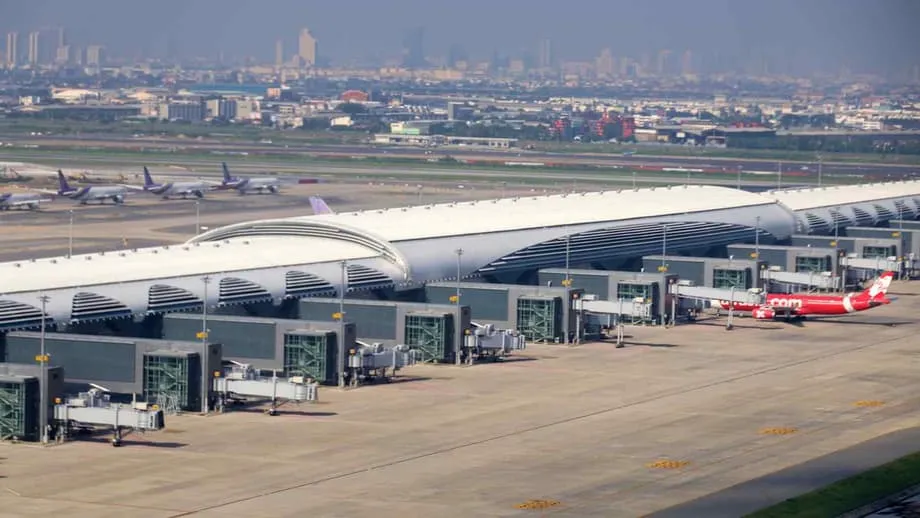 Projeto tailandês de comboio de alta velocidade entre aeroportos, de 7 mil milhões de dólares, bloqueado pela política